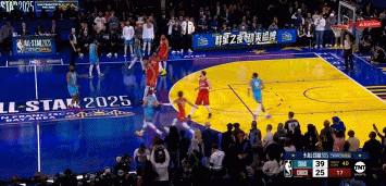 金年会真的很想赢！塔图姆轻松空切扣篮取胜 文班懊恼甩手表示不满