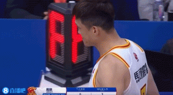 金年会啥也没干被驱逐!周鹏:为季后赛努力 今天又创造了个第一次🤷