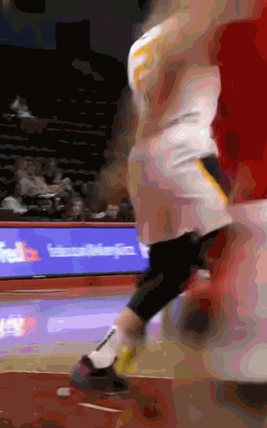 金年会体育😲黑子哲也？河村勇辉行进间接球不停球背后妙传队友三分命中！