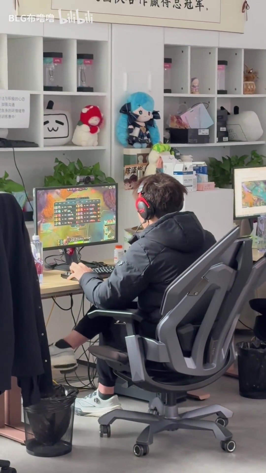 金年会金字招牌信誉至上BLG工作人员更新视频：Bin哥一大早就开启了Rank训练模式