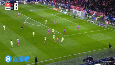 金年会体育错失良机！奥尔莫直塞，亚马尔近距离射门中柱