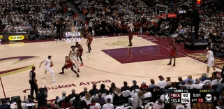 金年会体育叫我话事人🥵！杰罗姆季后赛首秀15中10砍下28分 末节独得16分