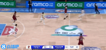 jinnianhui金年会😤相当炸裂的琦！周琦突破顶开卡尔顿 双手霸气隔扣！